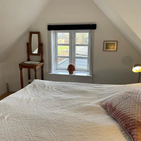 Vaerelser I Historisk Hus Med Sjael Og Atmosfaere Helsinge Exterior photo
