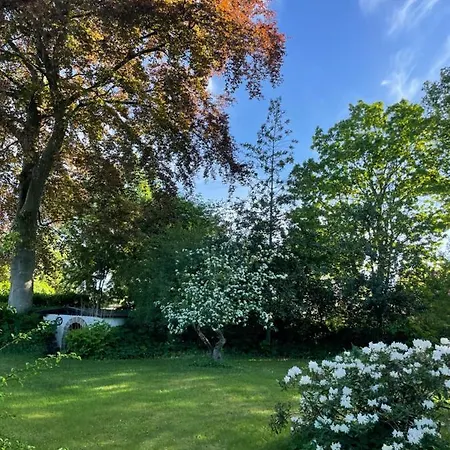 Vaerelser I Historisk Hus Med Sjael Og Atmosfaere Helsinge Exterior photo
