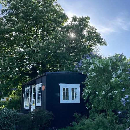 Vaerelser I Historisk Hus Med Sjael Og Atmosfaere Helsinge Exterior photo