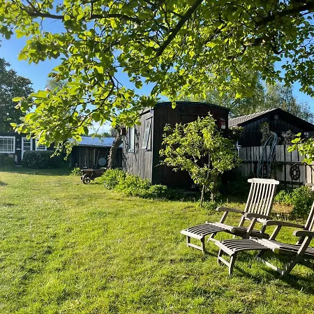 Vaerelser I Historisk Hus Med Sjael Og Atmosfaere Helsinge Exterior photo