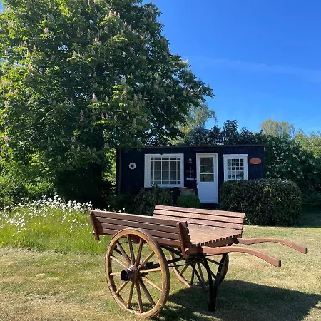 Vaerelser I Historisk Hus Med Sjael Og Atmosfaere Helsinge Exterior photo